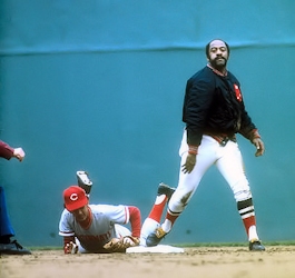 Carlton Fisk, Luis Tiant to throw out the first pitch for Game 6